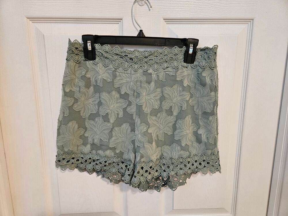 Mi Ami Sage Floral Lace Trim Boho Shorts Large